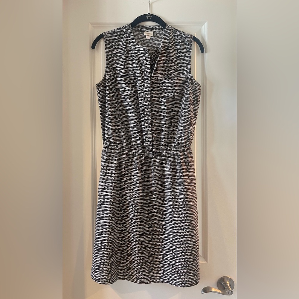 Black and white pattern dress